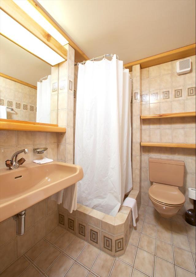 Arena Guesthouse 필름 외부 사진